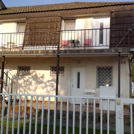 Vizparti Apartmanok Szántód Exteriör bild
