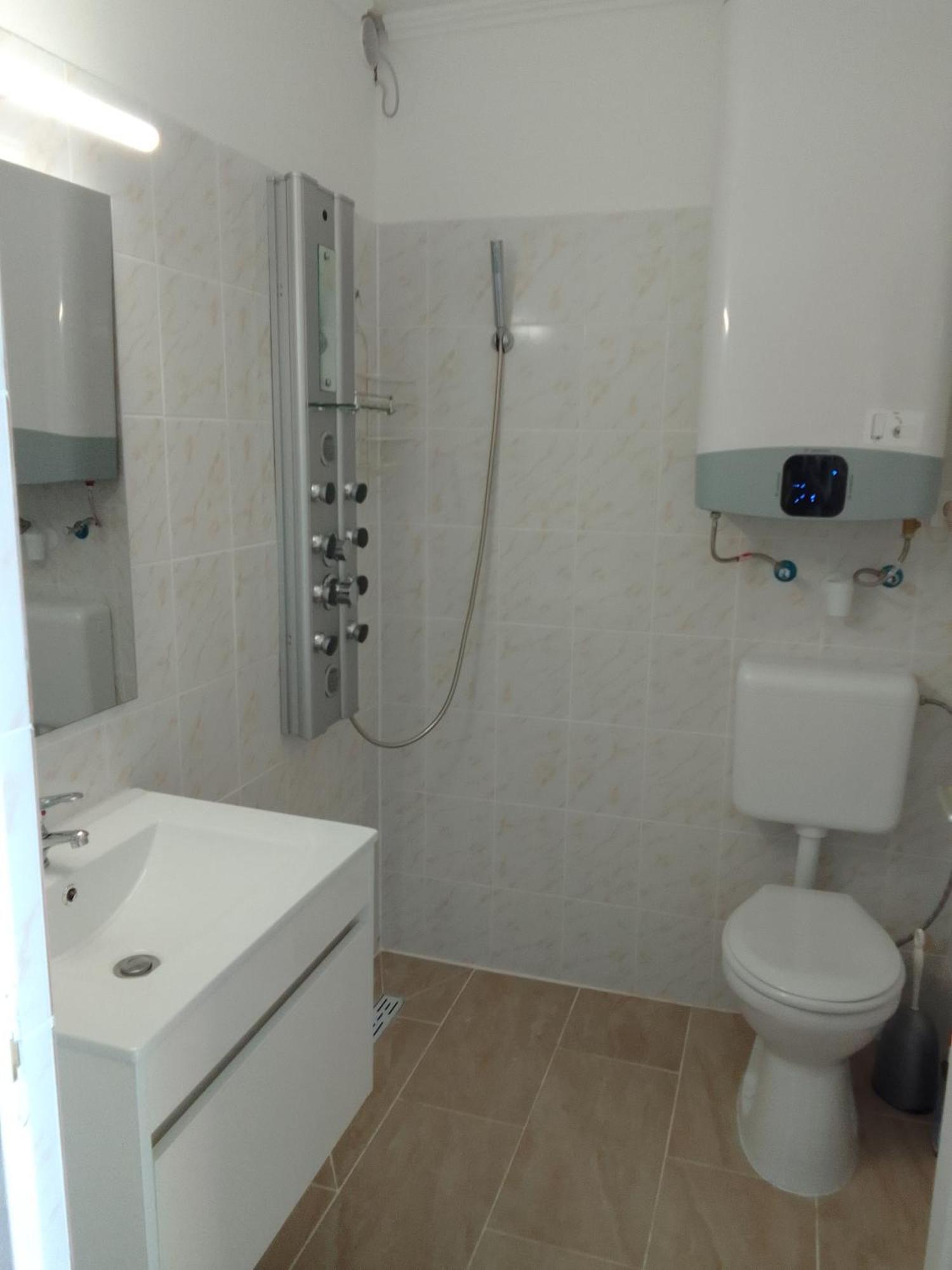 Vizparti Apartmanok Szántód Exteriör bild