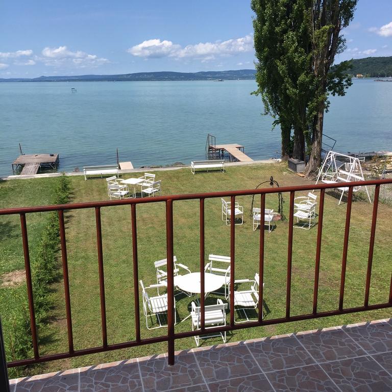 Vizparti Apartmanok Szántód Exteriör bild