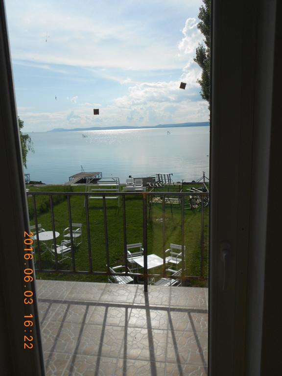 Vizparti Apartmanok Szántód Exteriör bild