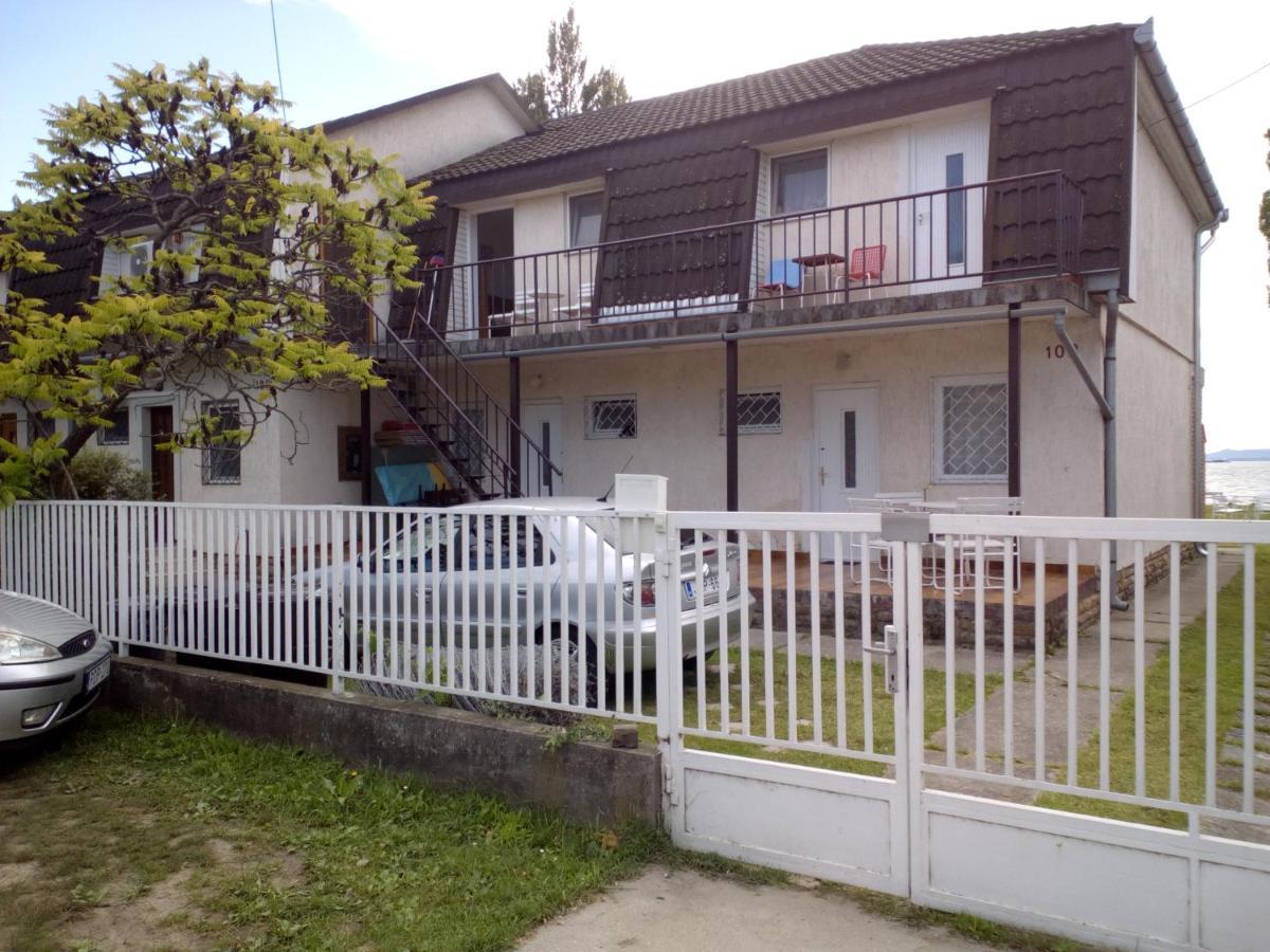 Vizparti Apartmanok Szántód Exteriör bild