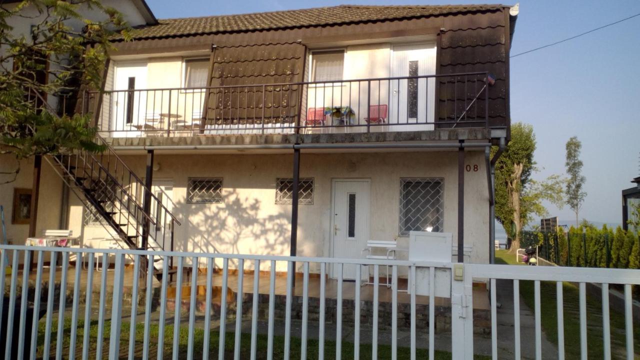 Vizparti Apartmanok Szántód Exteriör bild